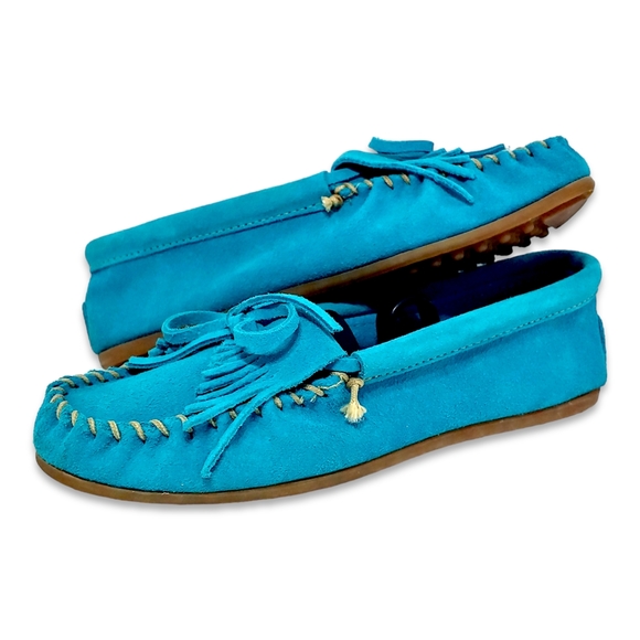 *SOLD* Minnetonka Women's Kilty Hardsole Moccasins Turquoise Size 8 - Picture 1 of 10